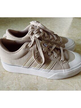 Adidas Sz 9 Wmns  Bravada 2.0 Casual Platform Sneakers Beige and White